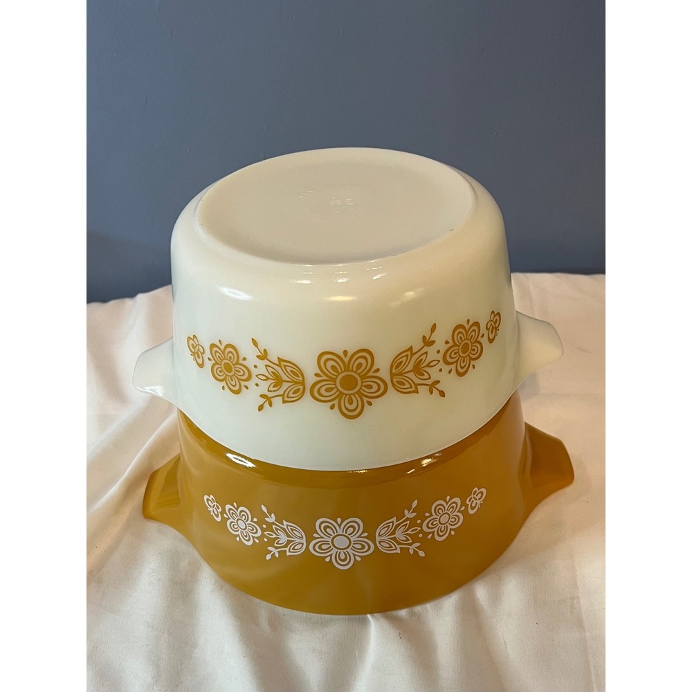 Vintage Pyrex Woodland Cinderella Casserole Bowls 475 & 473 Yellow & White Set
